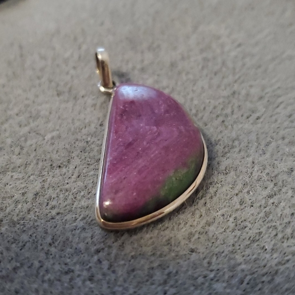 Ruby zoisite pendant. - Picture 5 of 6